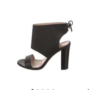 Dee Keller
Leather Slingback Sandals Size 7